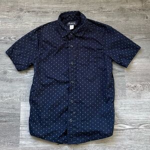 Children’s Place Men's Dark Blue Patterned Button Down Shirt. Boy’s size 7/8